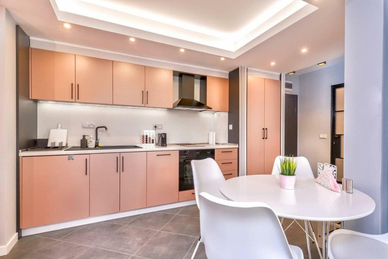 Rose One Bedroom Designer Apartment In City Centre By Flat Mаnager Софія Екстер'єр фото