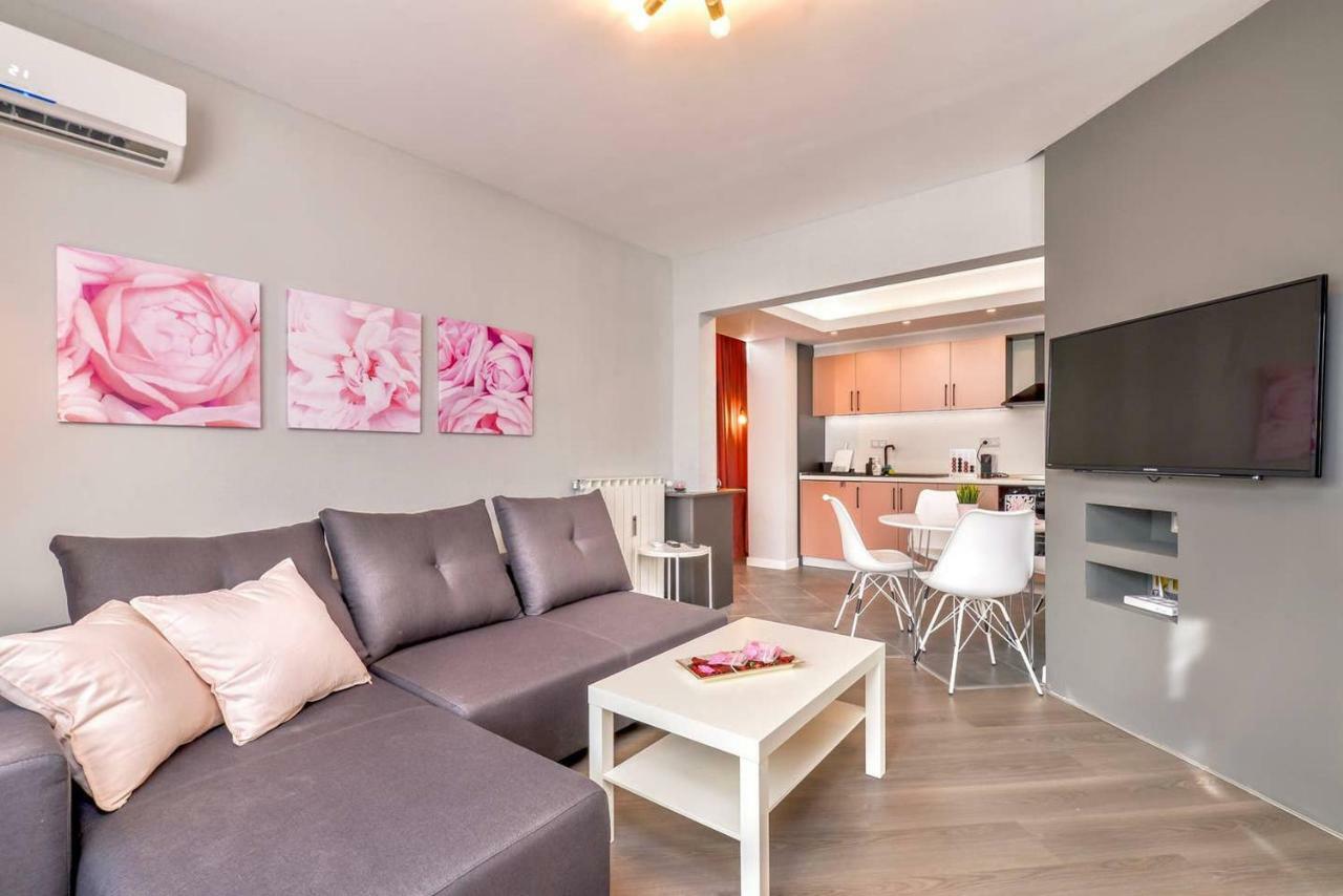 Rose One Bedroom Designer Apartment In City Centre By Flat Mаnager Софія Екстер'єр фото